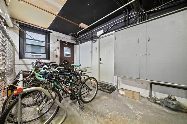 $2,250 | 1564 Commonwealth Avenue, Unit 3, Boston, MA 02135