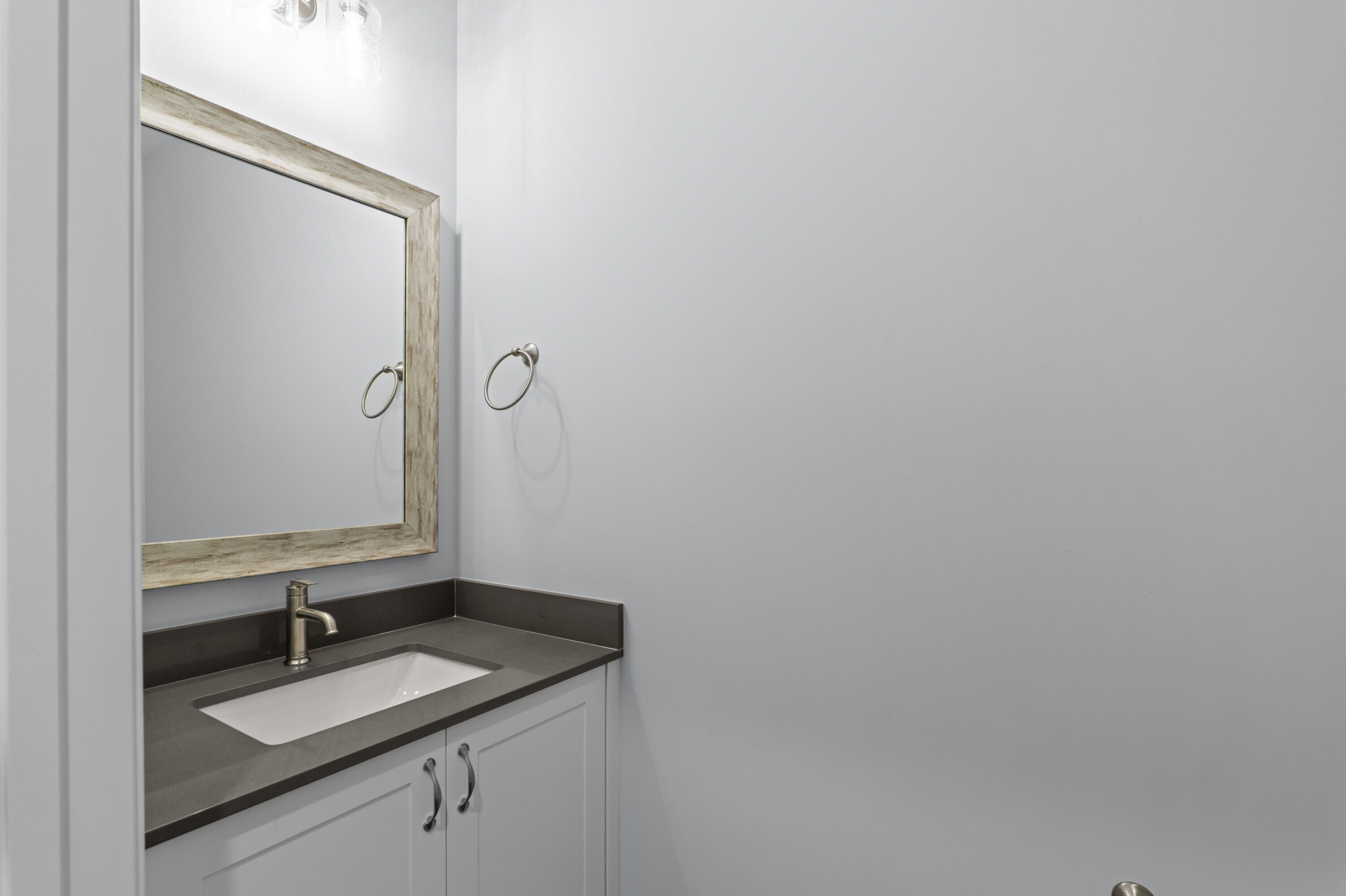 1257 Elbron Drive Augusta, GA 30909 - Photo 23 of 47 Half bathroom