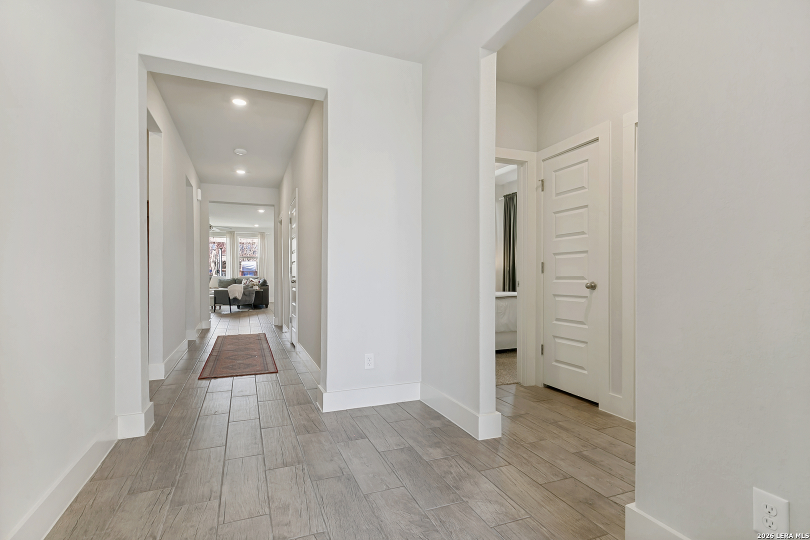 7350 Walkers Loop Live Oak, TX 78233 - Photo 3 of 23