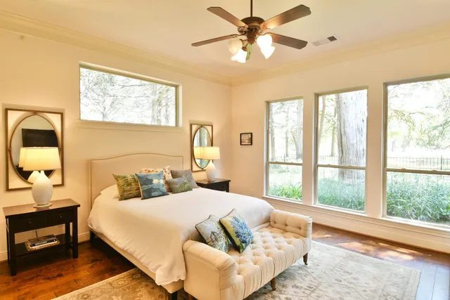 $797,000 | 901 North Falls Drive, New Ulm, TX 78950