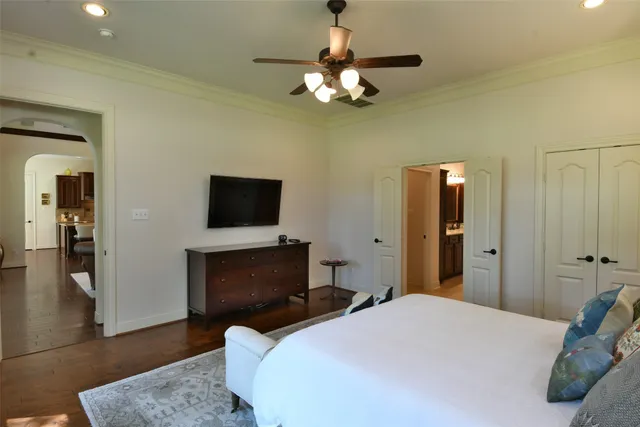 $797,000 | 901 North Falls Drive, New Ulm, TX 78950