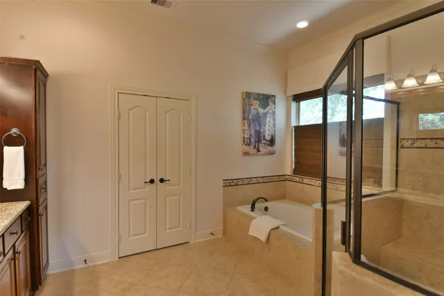 $797,000 | 901 North Falls Drive, New Ulm, TX 78950