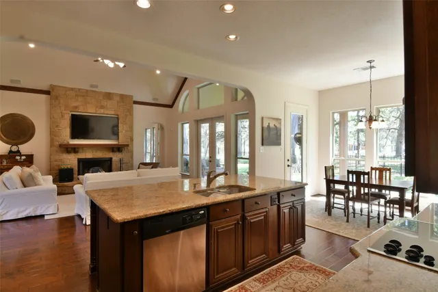 $797,000 | 901 North Falls Drive, New Ulm, TX 78950