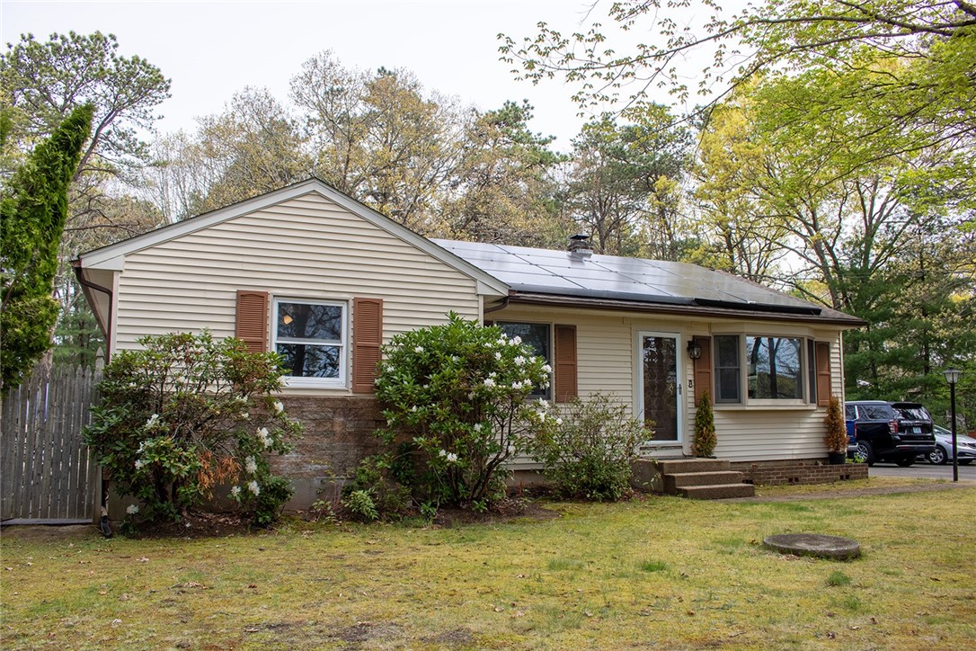 27 Club House Road Coventry, RI 02816 - Photo 2 of 48