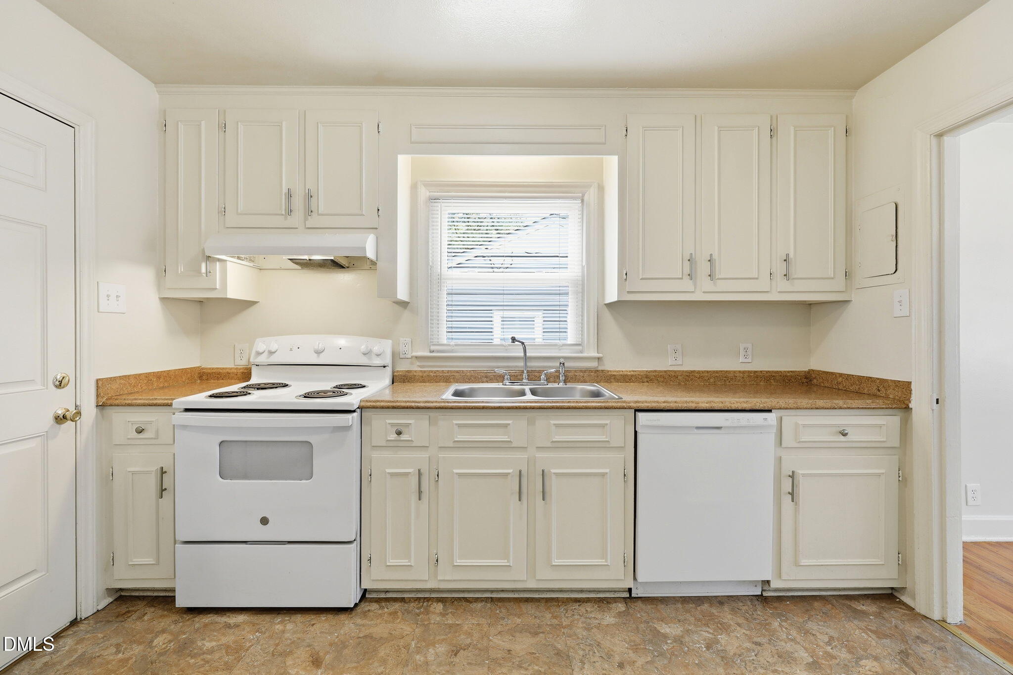 1711 Forest Road Durham, NC 27705 - Photo 8 of 28