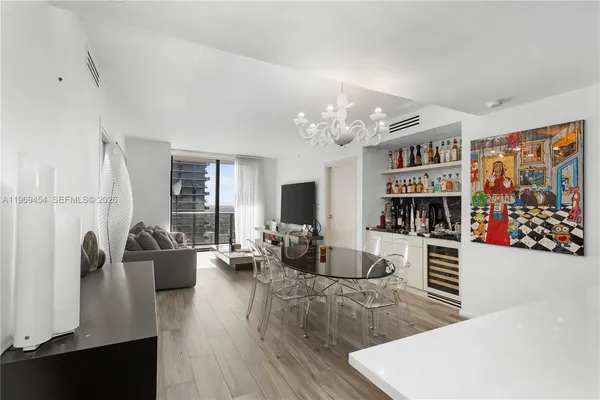 $6,800 | 801 South Miami Avenue, Unit 3310, Miami, FL 33131