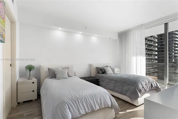$6,800 | 801 South Miami Avenue, Unit 3310, Miami, FL 33131