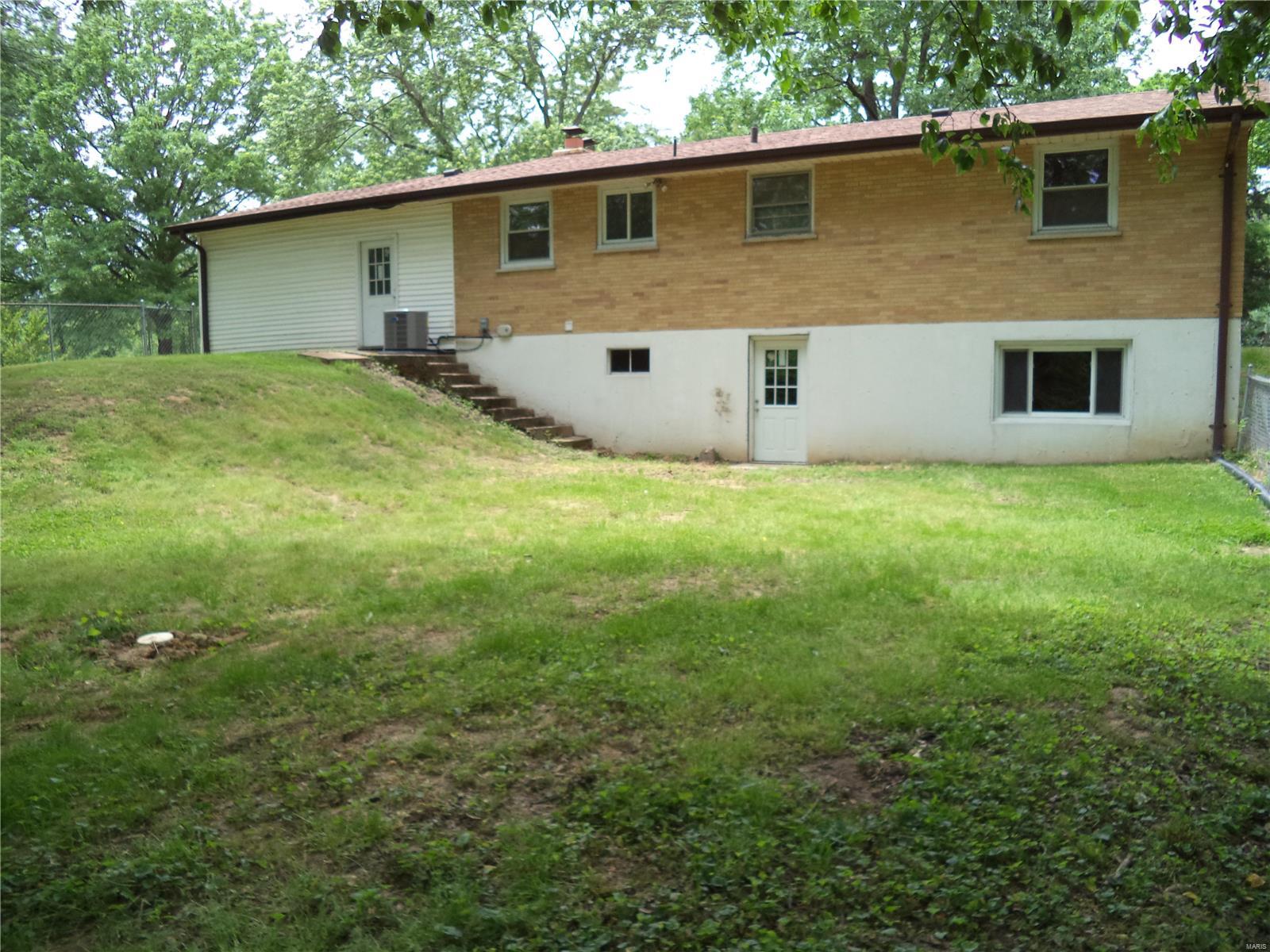 5620 Kerth Road St. Louis, MO 63128 - Photo 12 of 18 Gallery Image 12