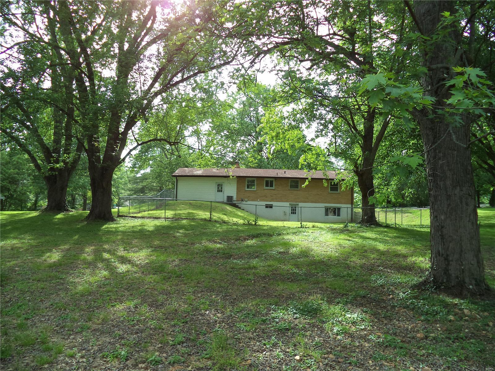 5620 Kerth Road St. Louis, MO 63128 - Photo 17 of 18 Gallery Image 17
