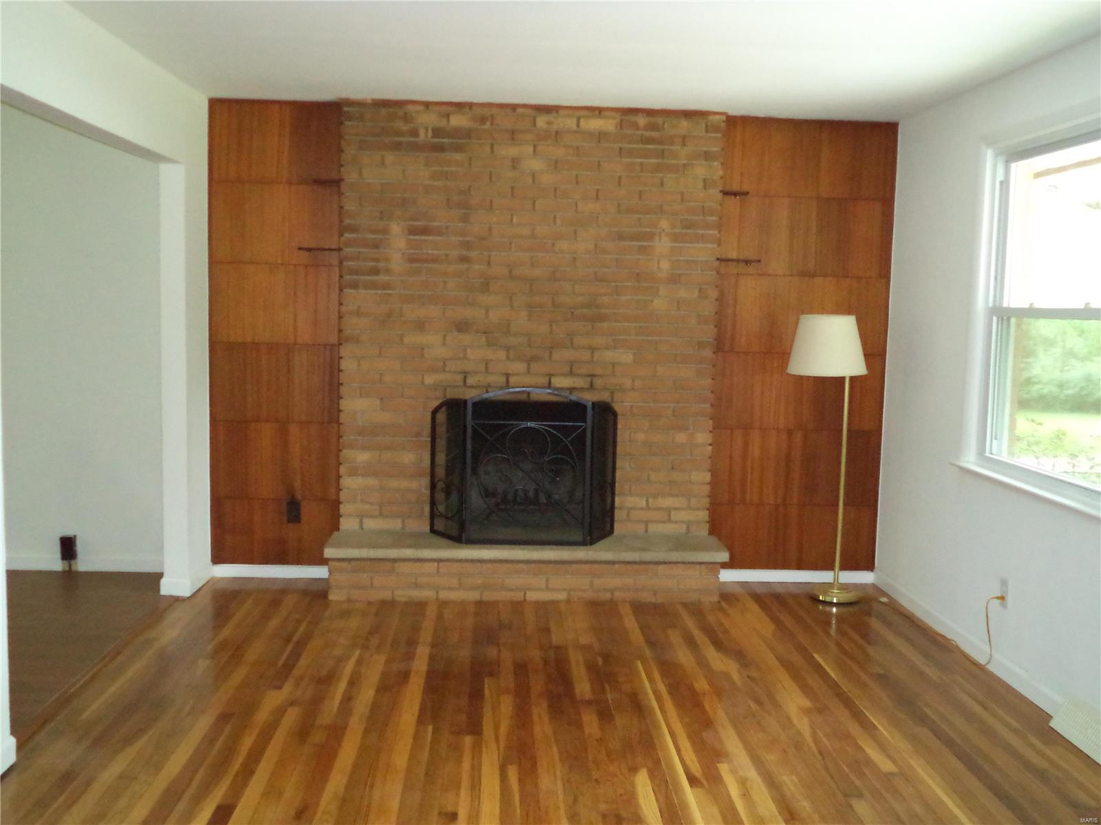 5620 Kerth Road St. Louis, MO 63128 - Photo 3 of 18 Gallery Image 3