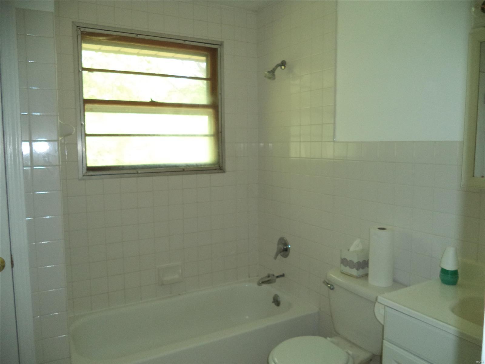 5620 Kerth Road St. Louis, MO 63128 - Photo 8 of 18 Gallery Image 8