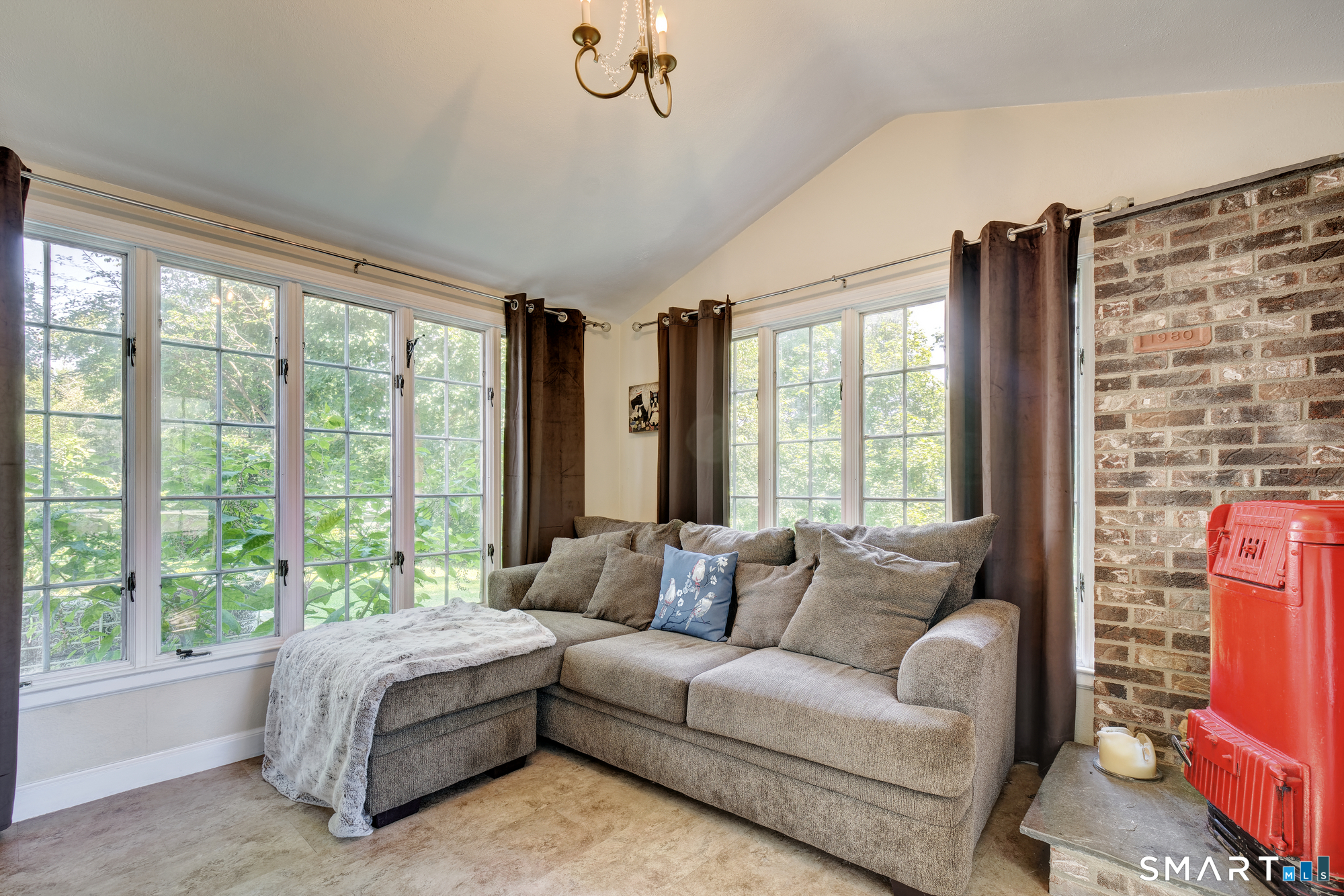 236 Ridgewood Road West Hartford, CT 06107 - Photo 25 of 35 Gallery Image 25
