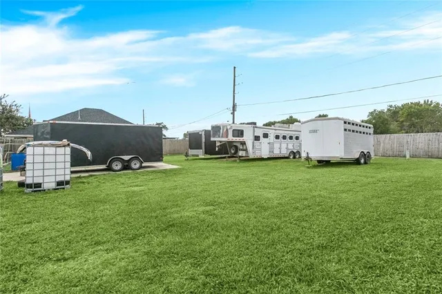 $229,000 | 2556 West Friendship Drive, Harvey, LA 70058