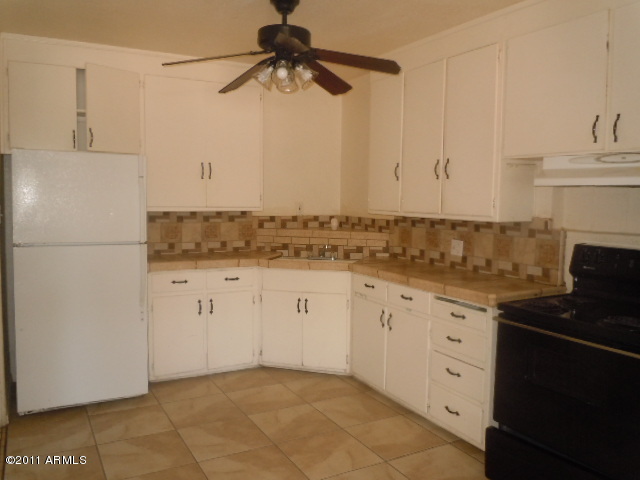 2134 East Broadway Road Phoenix, AZ 85040 - Photo 4 of 19 DSCN6399