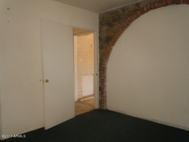 2134 East Broadway Road Phoenix, AZ 85040 - Photo 6 of 19 DSCN6411