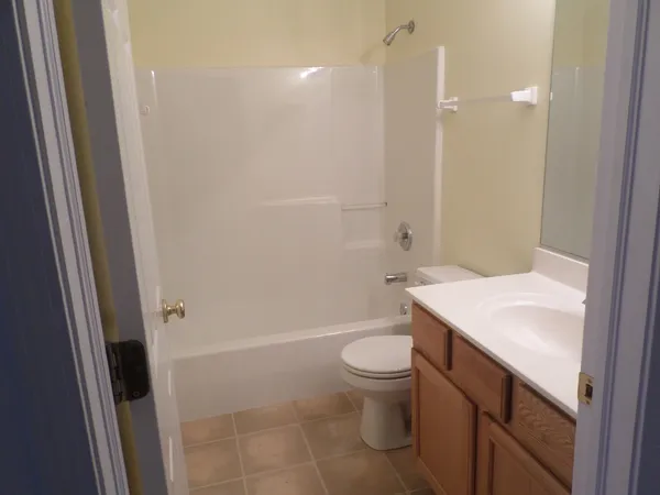 $2,600 | 652 North Hidden Prairie Court, Palatine, IL 60067