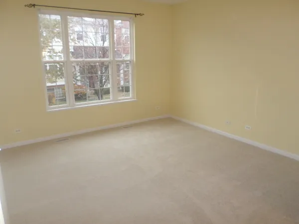 $2,600 | 652 North Hidden Prairie Court, Palatine, IL 60067