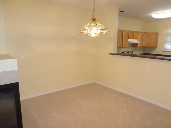 $2,600 | 652 North Hidden Prairie Court, Palatine, IL 60067