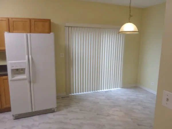 $2,600 | 652 North Hidden Prairie Court, Palatine, IL 60067