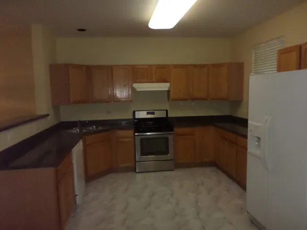$2,600 | 652 North Hidden Prairie Court, Palatine, IL 60067