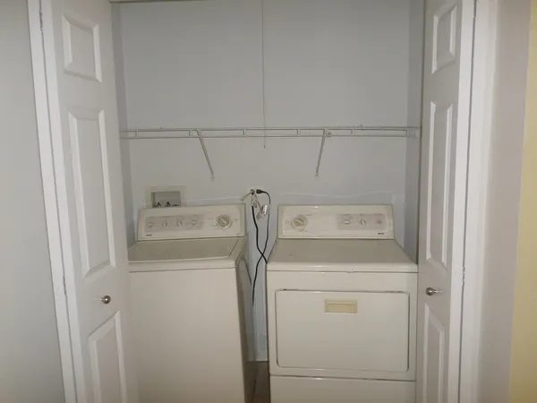 $2,600 | 652 North Hidden Prairie Court, Palatine, IL 60067