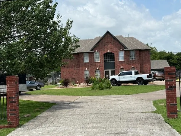 $334,900 | 7 North Pine Road, Texas City, TX 77591