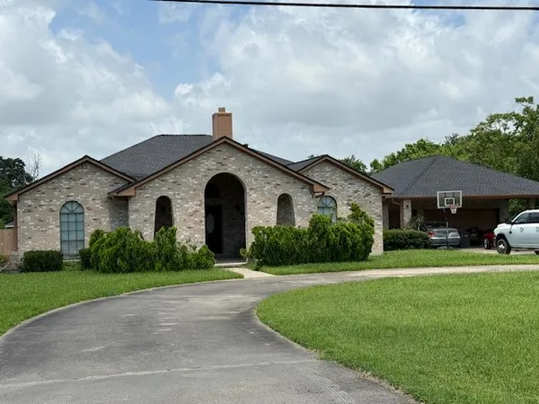 $334,900 | 7 North Pine Road, Texas City, TX 77591