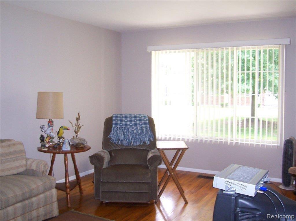 29542 Hoover Road, Unit 80 Warren, MI 48093 - Photo 10 of 13 100_3018