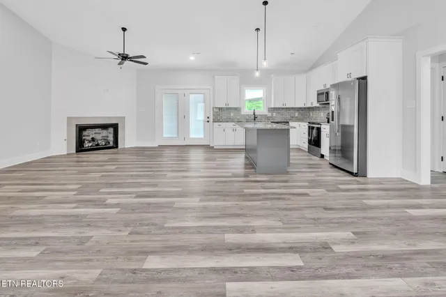 $474,900 | 390 Hillvale Road, Clinton, TN 37716