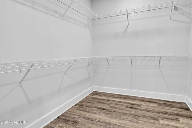 $474,900 | 390 Hillvale Road, Clinton, TN 37716