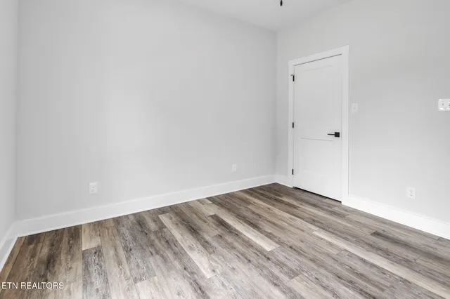 $474,900 | 390 Hillvale Road, Clinton, TN 37716