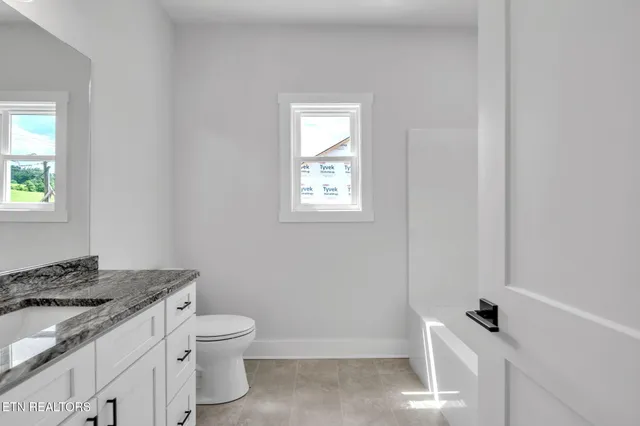 $474,900 | 390 Hillvale Road, Clinton, TN 37716