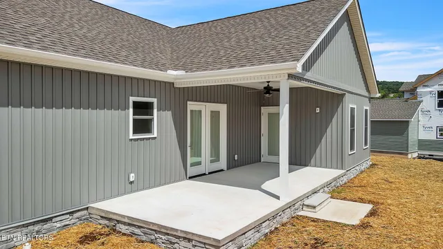 $474,900 | 390 Hillvale Road, Clinton, TN 37716