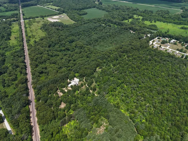 $1,599,000 | 8692 East 200 South, Knox, IN 46534