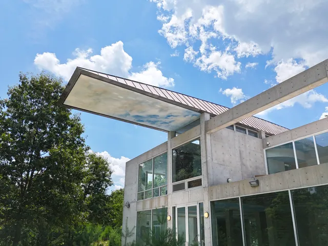 $1,599,000 | 8692 East 200 South, Knox, IN 46534