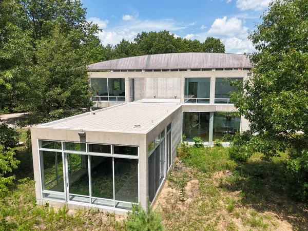 $1,599,000 | 8692 East 200 South, Knox, IN 46534