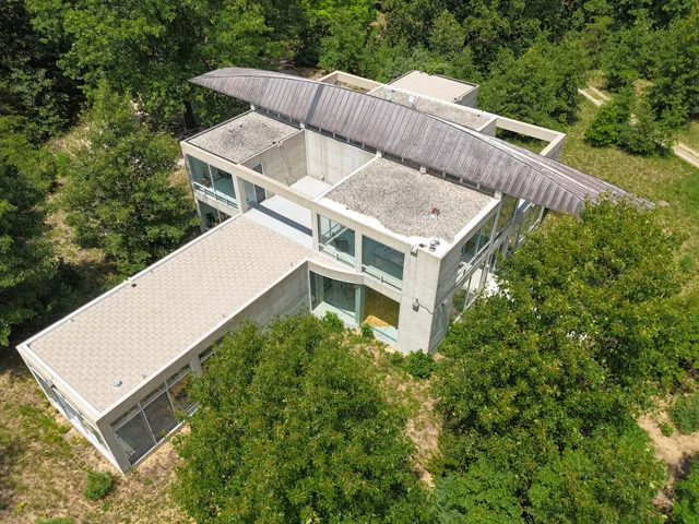 $1,599,000 | 8692 East 200 South, Knox, IN 46534