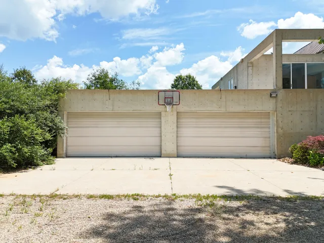 $1,599,000 | 8692 East 200 South, Knox, IN 46534