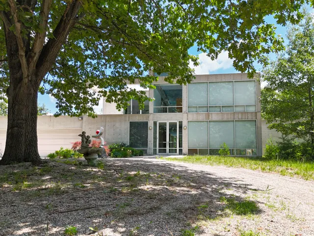 $1,599,000 | 8692 East 200 South, Knox, IN 46534