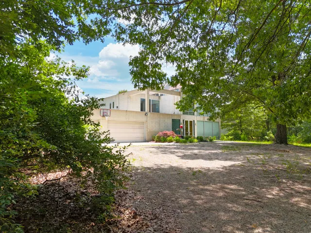 $1,599,000 | 8692 East 200 South, Knox, IN 46534