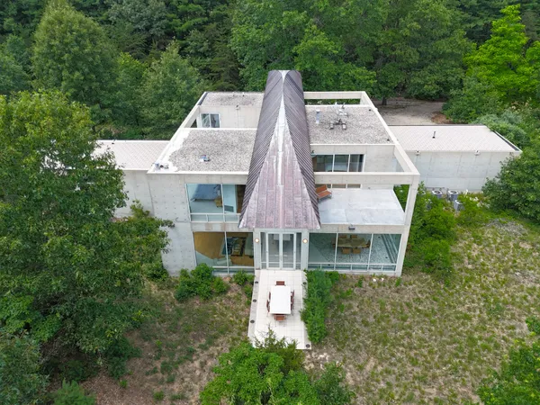 $1,599,000 | 8692 East 200 South, Knox, IN 46534