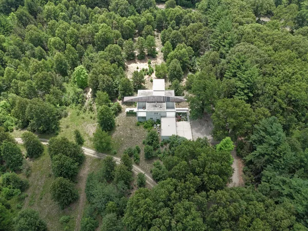 $1,599,000 | 8692 East 200 South, Knox, IN 46534