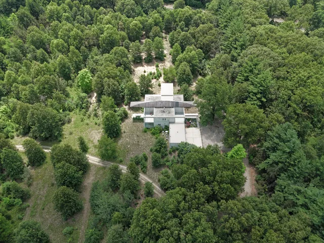 $1,599,000 | 8692 East 200 South, Knox, IN 46534