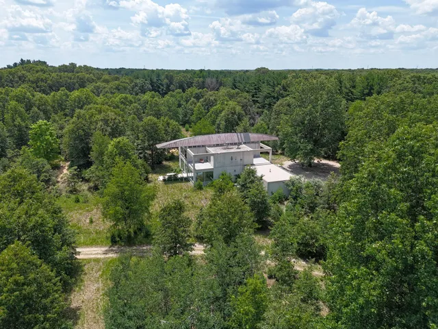 $1,599,000 | 8692 East 200 South, Knox, IN 46534