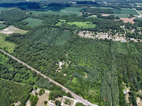 $1,599,000 | 8692 East 200 South, Knox, IN 46534