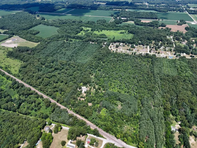 $1,599,000 | 8692 East 200 South, Knox, IN 46534