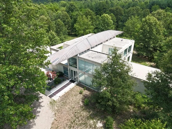 $1,599,000 | 8692 East 200 South, Knox, IN 46534