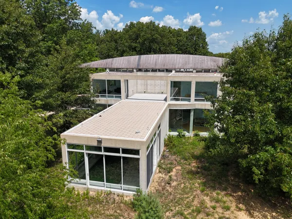 $1,599,000 | 8692 East 200 South, Knox, IN 46534