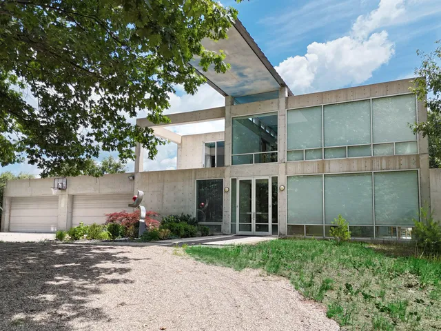 $1,599,000 | 8692 East 200 South, Knox, IN 46534