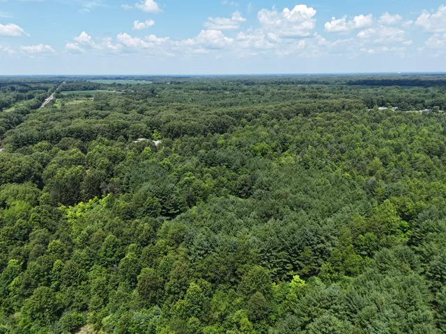 $1,599,000 | 8692 East 200 South, Knox, IN 46534